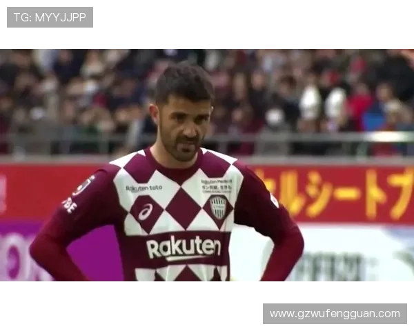 足球传奇：初中英语课本中的球星故事与精彩瞬间